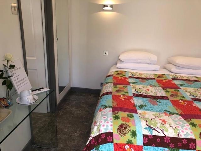 Circles Guest House Pewsey 外观 照片