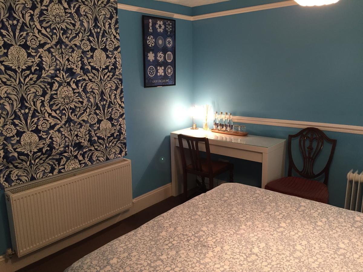 Circles Guest House Pewsey 外观 照片